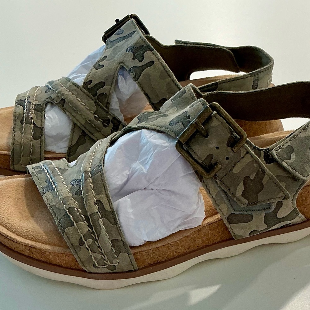 Clarks Camo Bryan Step Sandals Sz 5 - Picture 4 of 10